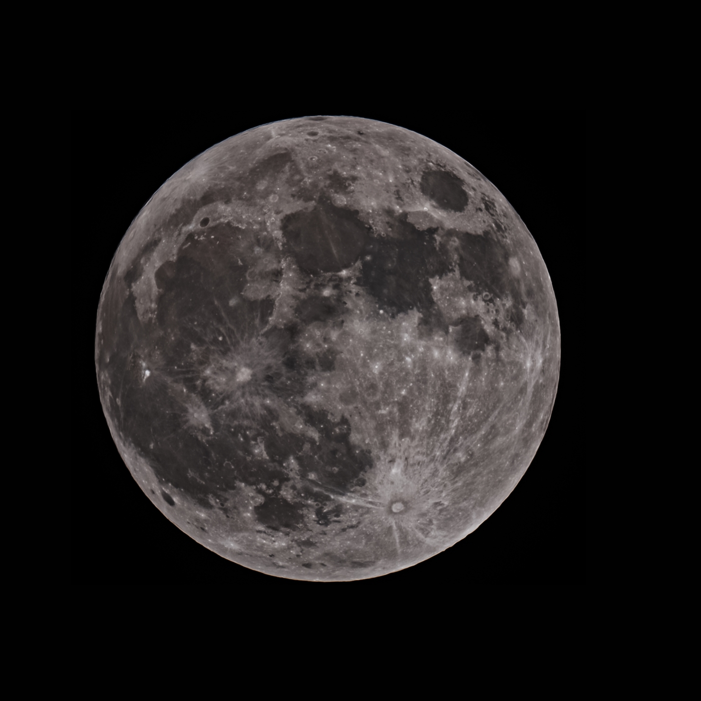 Mesiac z 12.4.2025. Autor: M. Urbaník, Krajská hvezdáreň v Žiline Mesiac z 12.4.2025. Autor: M. Urbaník, Krajská hvezdáreň v Žiline