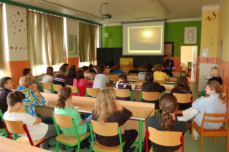 Slnko svieti pre všetkých - na slovenských a českých školách